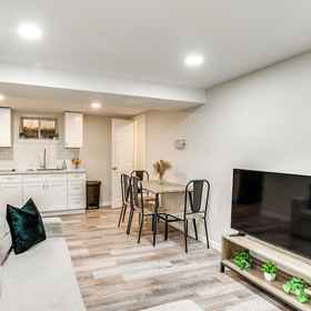 Primary image114 Mi to Central Park: Chic Mt Vernon Retreat,扬克斯公共图书馆飯店