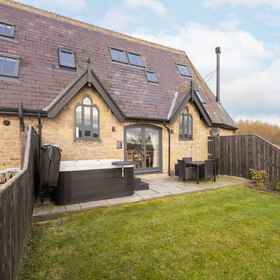 Room 1 Host Stay The Tiny Chapel, Wallington Demesne Hotels