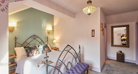 Others 2 Host Stay Lilac Cottage