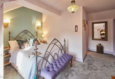 Others 2 Host Stay Lilac Cottage