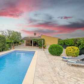 Primary image 1 Peaceful Villa in Serene Retreat, โรงแรม & ที่พัก Estellencs