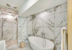 其他 2 Walk to Waterfront: Chic Hudson Valley Garden Apt