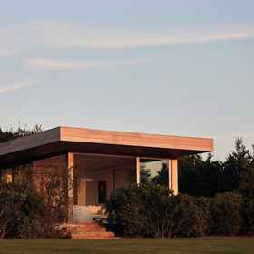 Primary image 1 Duryea's Sunset Cottages, Suffolk County Hotels