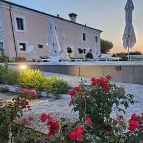 Primary image 1 아드리아 해 전망 및 수영장 있는 마르케의 매너, 산마르첼로 호텔