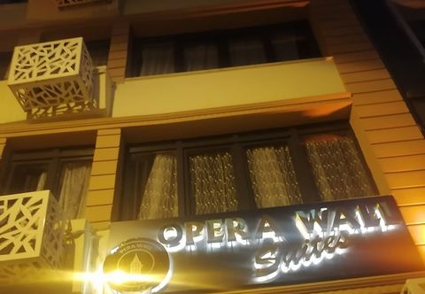 อื่นๆ Opera Wall Suite