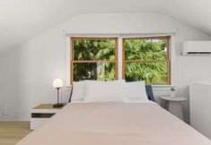 其他 5 Joyful Kirkland Home, Near Beach, Hot Tub & AC