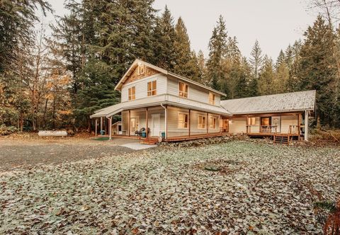 Others Welcome to The Baker House Retreat - The Ranch House and The Bunk House