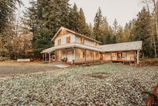 Others Welcome to The Baker House Retreat - The Ranch House and The Bunk House