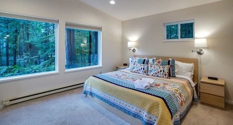 Others 2 Glacier Springs Cabin - Wood Stove, Hot Tub, Wifi, Sleeps 8