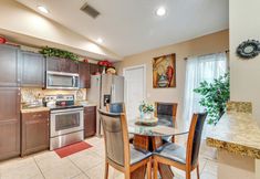 Lain-lain 4 4 Mi to Bonnet Springs Park: Home w/ Patio & Yard!