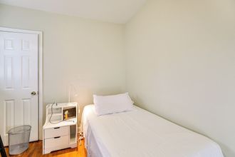 Others 4 3 Mi to Downtown: Spacious White Plains Home