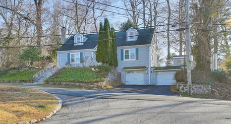 Others 2 3 Mi to Downtown: Spacious White Plains Home