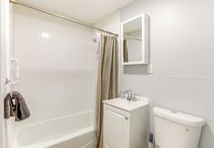 其他 7 3 Mi to Dtwn: Home w/ Yard in Newark