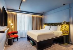 기타 3 TRIBE Krakow Old Town