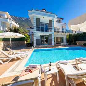 Room 1 Four Seasons Villa in Oludeniz, Fethiye Fish Market Hotels