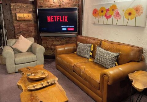 Others Gloucester - 2 Bed House - Sleeps 7 - Pet Friendly