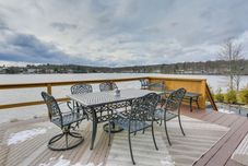 其他 Swim, Hike & Ski: Waterfront Home in White Lake!