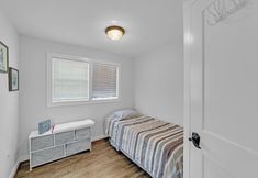 Others 5 Charming 2-br Home, 4 Blocks To The Boardwalk 2 Bedroom Home
