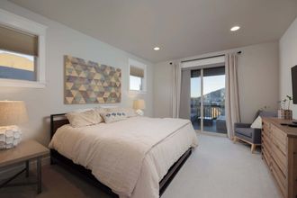 Lain-lain 4 Elevated Escape Eagle Crest