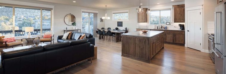 Lain-lain Elevated Escape Eagle Crest