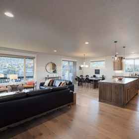 Primary image1Elevated Escape Eagle Crest,德舒特斯县飯店