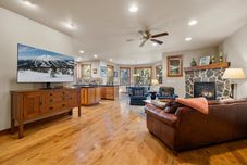 Khác Skyliner Summit Chalet