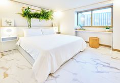 Others 5 SA Tailored Serviced Home near Metro