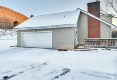 其他 3 2 Mi to Dtwn: Retreat w/ Game Room in Delhi!