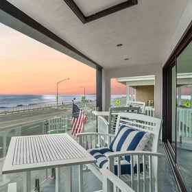Room 1 Carlsbad Beachfront Home W Hot tub, San Diego Hotels