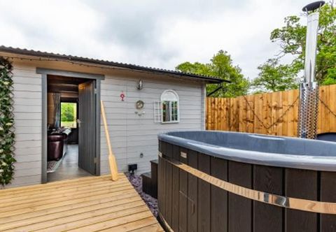 Others Host Stay Firefly Spa Lodge