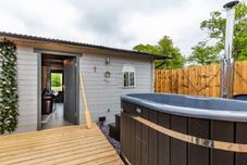 Others Host Stay Firefly Spa Lodge