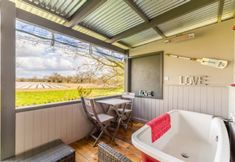 Khác 3 Host Stay The Bishy Barnee Bee