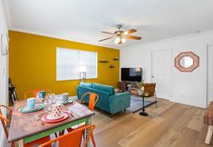 その他 2 The Yellow Submarine Sailboat Bend