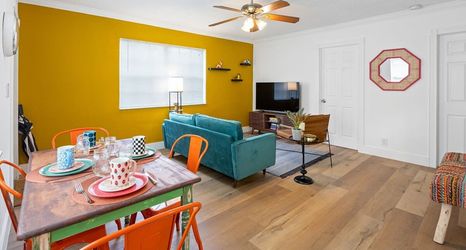 その他 2 The Yellow Submarine Sailboat Bend