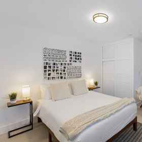 Room 1 Lake Ridge Villa in Fort Lauderdale, Las Olas Riverfront Hotels