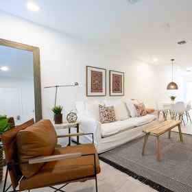 Room 1 Beautiful And Comfortable Apt in Victoria Park, Las Olas Riverfront Hotels