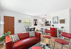 Others 2 Lovely 2 BR Condo With Free Parking on Premises