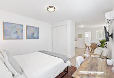 Others 7 Lovely Studio With Great Location Free Parking