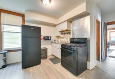 Others 7 Walk to Washington Park: Remote Work-ready Apt!