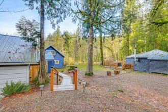 Others 4 Pet-friendly Riverfront Cabin w/ Hot Tub