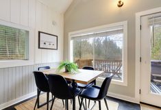 Others 2 Pet-friendly Riverfront Cabin w/ Hot Tub