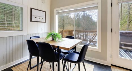 Others 2 Pet-friendly Riverfront Cabin w/ Hot Tub