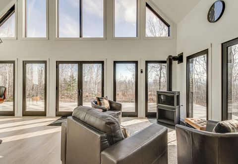 Others 2 Mi to Lutsen Mtns: Modern Cabin w/ Fire Pit!