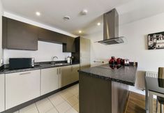 Others 5 Luxury 2 bed Apartment in Canary Wharf - Free Wifi