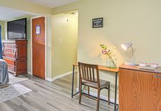 Others 5 2 Mi to UBS Arena: Wfh-friendly Couple's Retreat