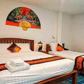 Room 1 Baan Khlong Mae Kha, Ran Tam Tid Pak, Kong Sai Intersection, Saraphi Hotels