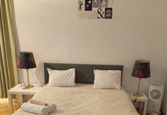 Others 2 Beautiful Flat top Location