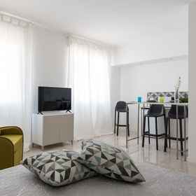 Room 1 Crispi Mono Comfort 6 - Locazione, Santuario della Madonna delle Lacrime Hotels