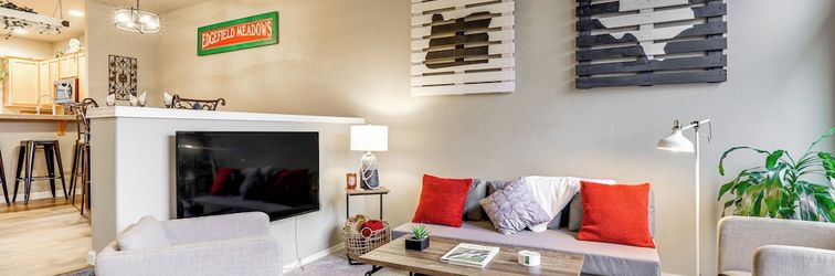 其他 Walk to Mcmenamins Edgefield: Inviting Townhome!