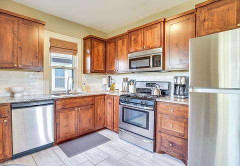 Others Walk to Beach + Lake Nokomis: Minneapolis Home!